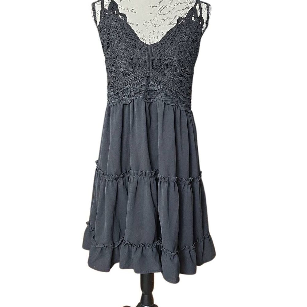 Perfectly Priscilla Women's Size 1X Black Crochet Bodice Ruffled Skirt Cross Bac